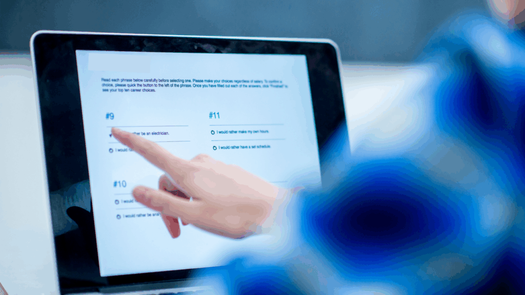 Customer data collection through interactive quiz